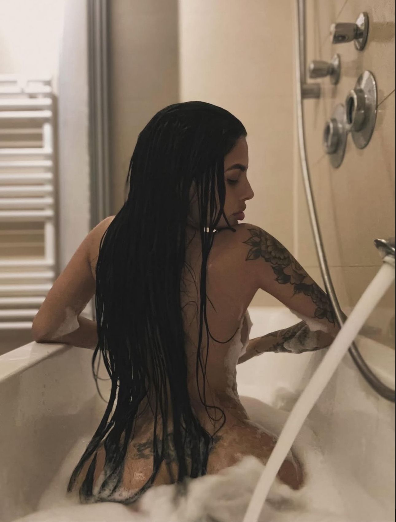 Escort - ZOE - Ibiza Tops